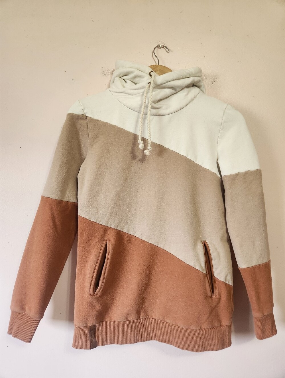 ​Ampersand Avenue "Triple Threat" DoubleHood Sweatshirt Earth Tones Size S EUC